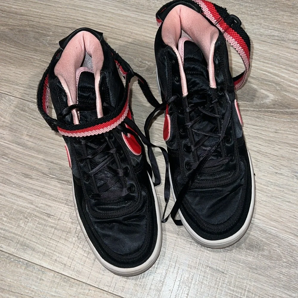 Nike Sneakers Girls 6Y Black Red Vandal High Supreme Mid‎ Top Heart